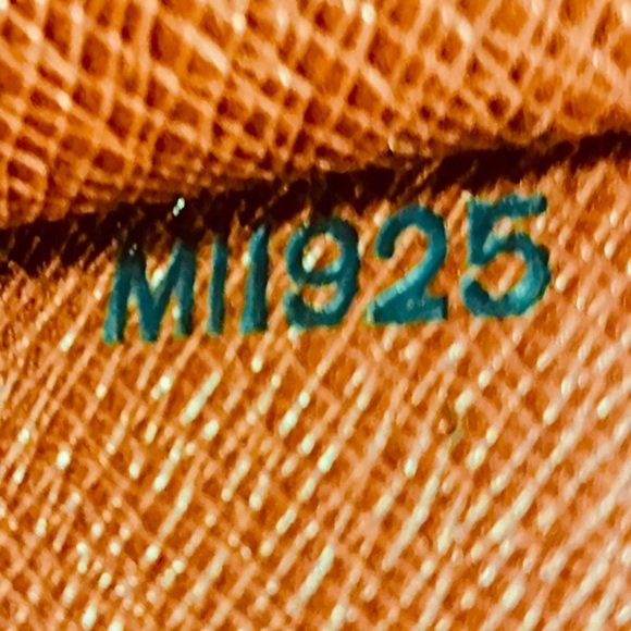 LOUIS VUITTON Ambassador Cipango Gold Epi Leather Business Briefcase Laptop Bag - Picture 7 of 13